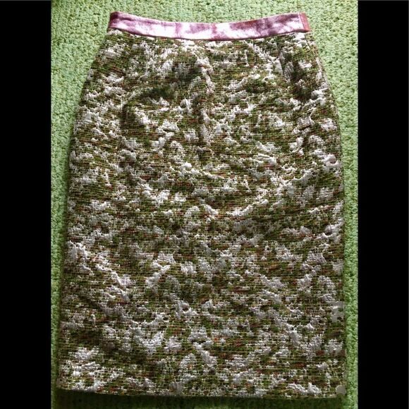 Absolute stunning Walter suit in size 4 - Picture 7 of 8